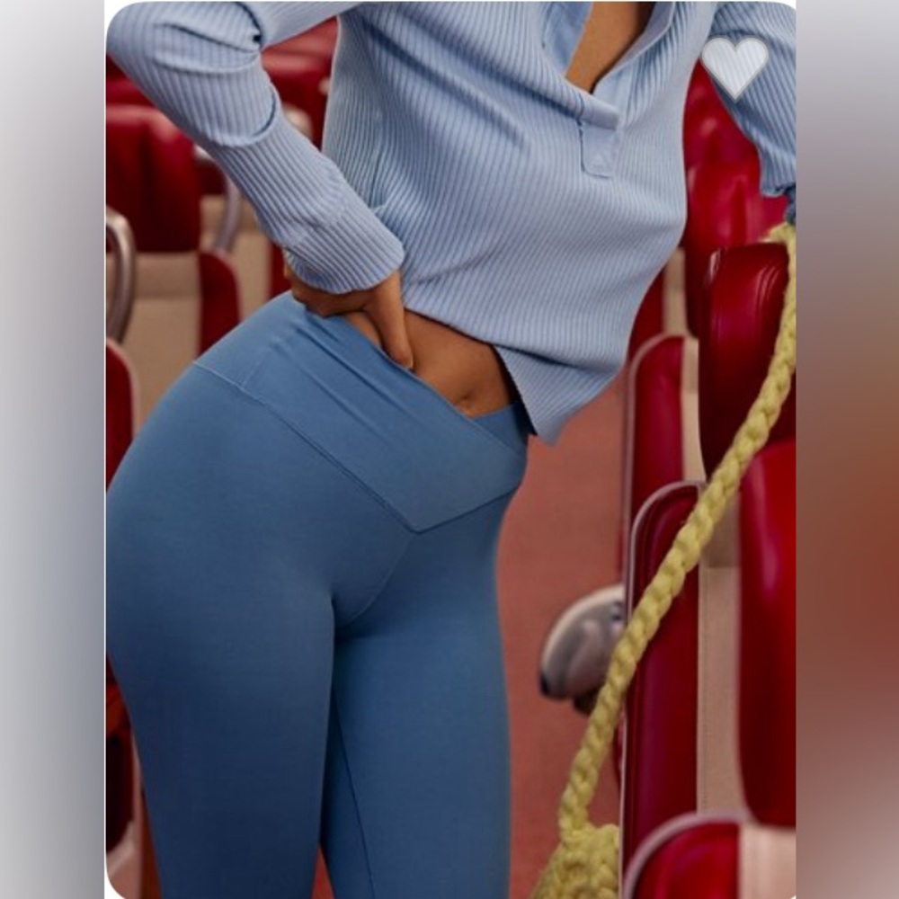 OFFLINE By Aerie Real Me High
Waisted Crossover Legging